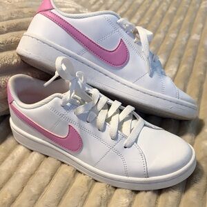 Nike White Low-Top Sneakers with Pink Swoosh